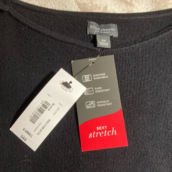 🥶❄️Cold shoulder sweater top❄️🥶 - Picture 5 of 8